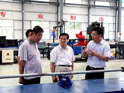 中國工程院院士江億與教授級工程師，暖通空調(diào)專家吳德繩一行視察科靈空調(diào)生產(chǎn)基地